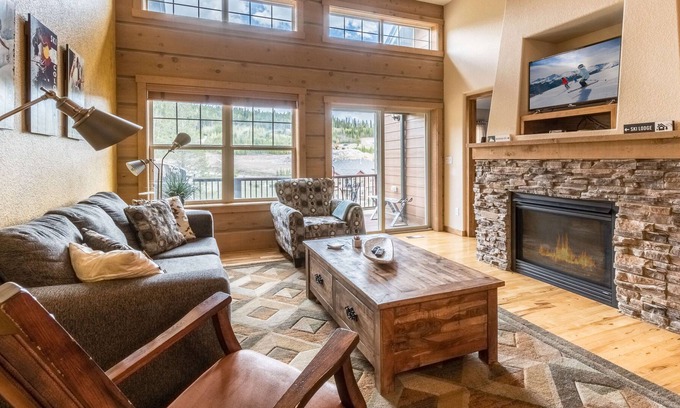 Rendezvous House | Rendezvous Hideaway | Walk To Town! Close To Slopes! | Private Hot Tub