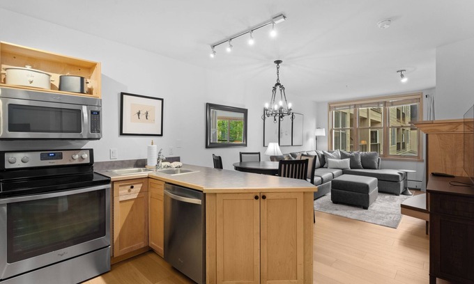River Run Condo | River Run Condo Close to Gondola, Shops & Dining w/Courtyard Views!
