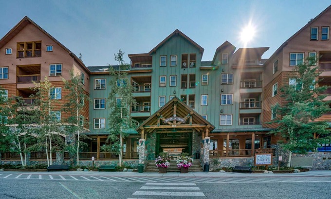 River Run Condo | River Run Village Walk To Gondola Pool Hot Tubs Restaurants and Shops DELUXE