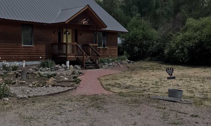 Lake City House | River's Edge - Great Deck Right to the River