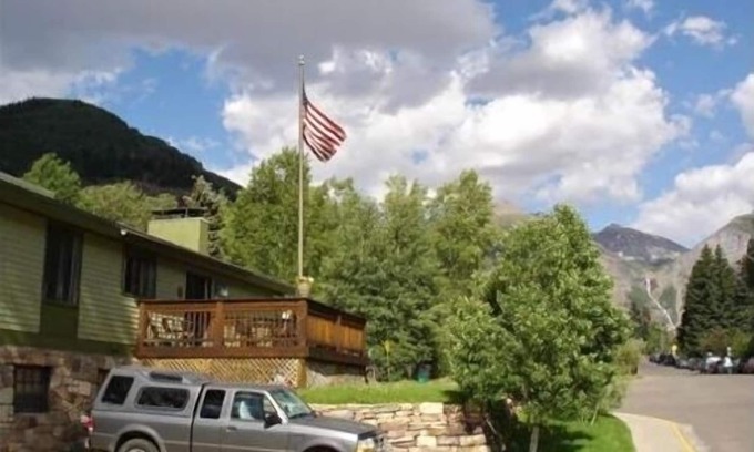 Telluride House | Roomy place on sunny side of town, near chairlifts