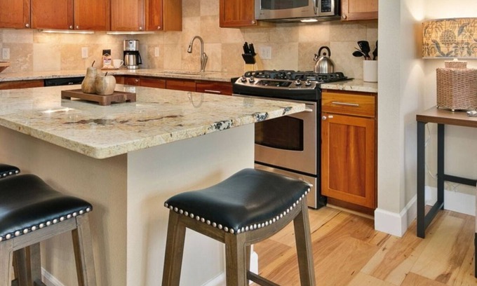 River Rock Condo | Royal Perch | Chic Old Town Loft w/King Suite