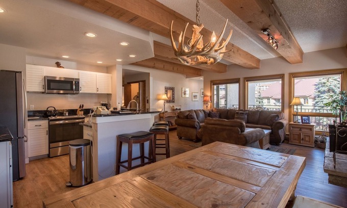 Crested Butte Condo | Rustic-Contemporary 3Br With Great Views! by RedAwning