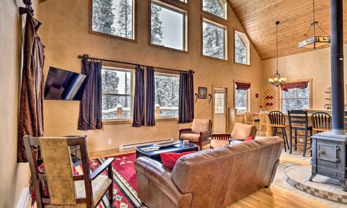 Valley of the Sun House | Scenic Mountain Cabin on 4 Wooded Acres and Hot Tub!