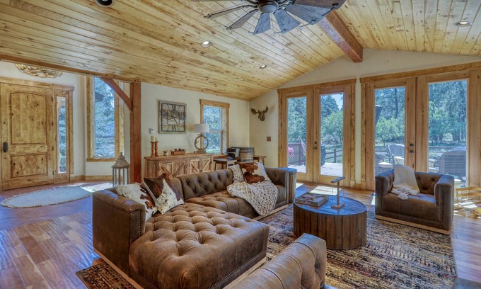 Pagosa Springs House | See Fall's Changing Colors! 4662 Sq Ft Luxe 4BR Home |Little Elk Ranch: 20 Acres, Hot Tub, Views!