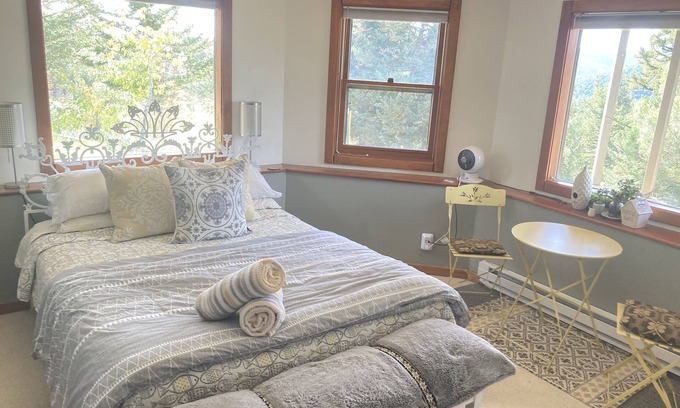 Boulder House | Serene Sugarloaf Mountain Retreat Room with Stunning Continental Divide Views