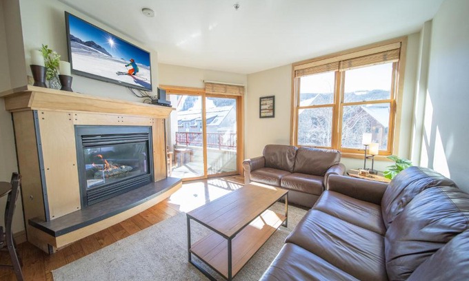 River Run House | Silver Mill 8212