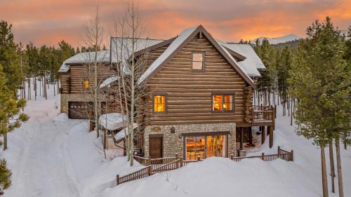 Peak 8 House | Ski Classic Lodge