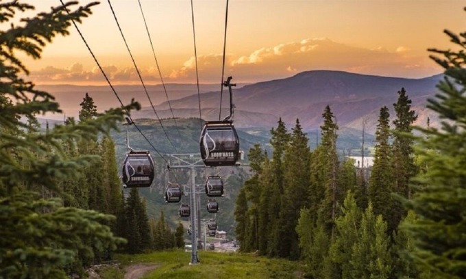 Snowmass Village Condo | Ski-in ski-out 3 bedroom condo with private patio, hot tub & heated pool