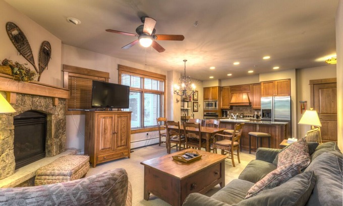 River Run Condo | Ski-in/Ski-out Condo w/Private Balcony for Scenic Views & Close to Shops!
