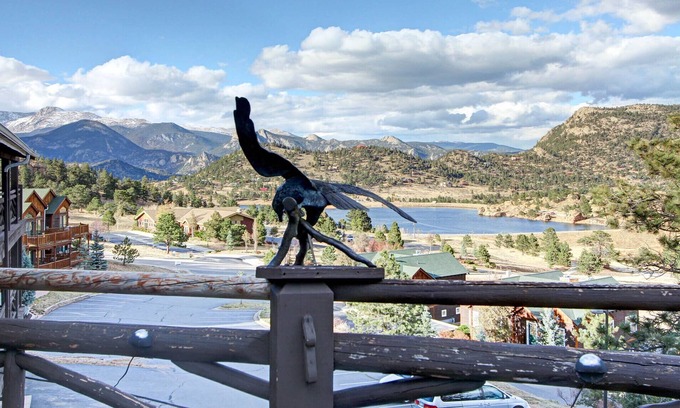 Estes Park Condo | Snowdrift Peak 203 - 2 Br Condo - Lake/Mountain Views!