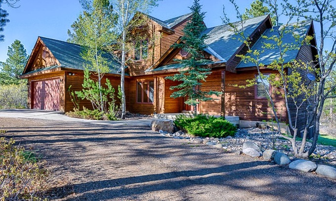 Twin Creek Village House | Spacious and picturesque home with private hot tub, washer/dryer, & WiFi