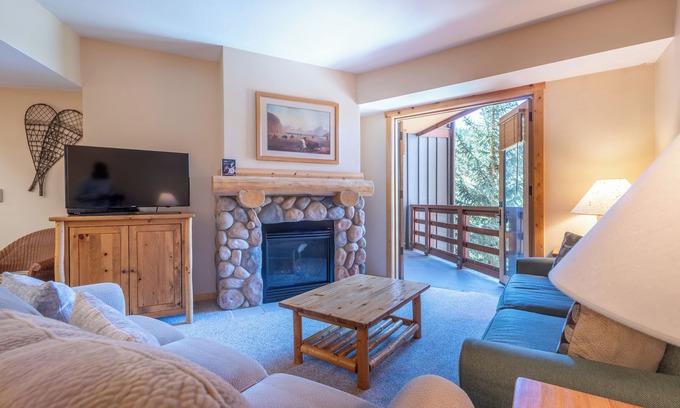 Copper Mountain Village Condo | Spacious condo that sleeps 4, steps from the lifts, free wifi & parking