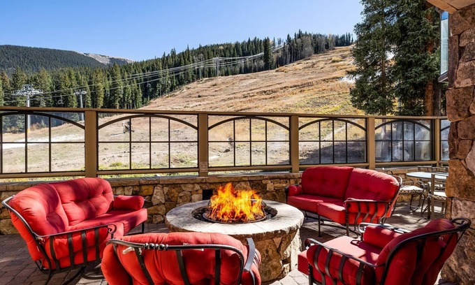 River Run Condo | Spacious Lone Eagle ski-in, ski-out 2BR condo w/pool, hot tubs & mtn views!