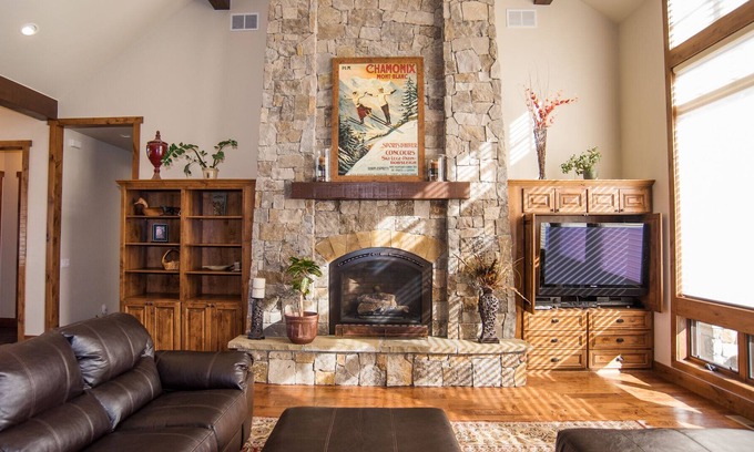 Carbondale House | Spacious Mountain Home in Beautiful Golfing Community, 29 Mi. 2 Skiing in Aspen