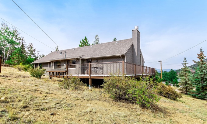 Carriage Hills House | Spacious mountain home with WiFi, deck, and gorgeous views