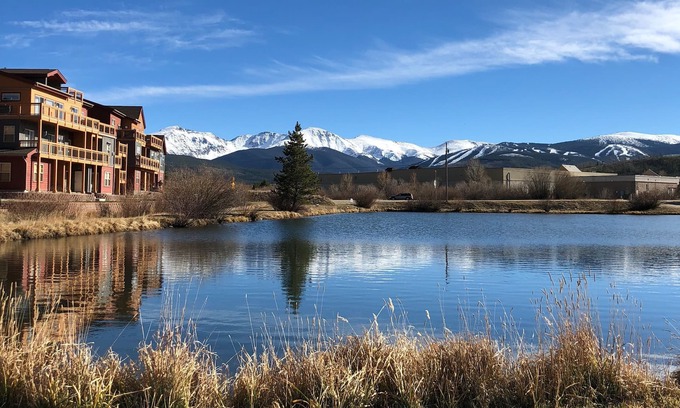 Fraser House | Spacious waterfront home with views and location