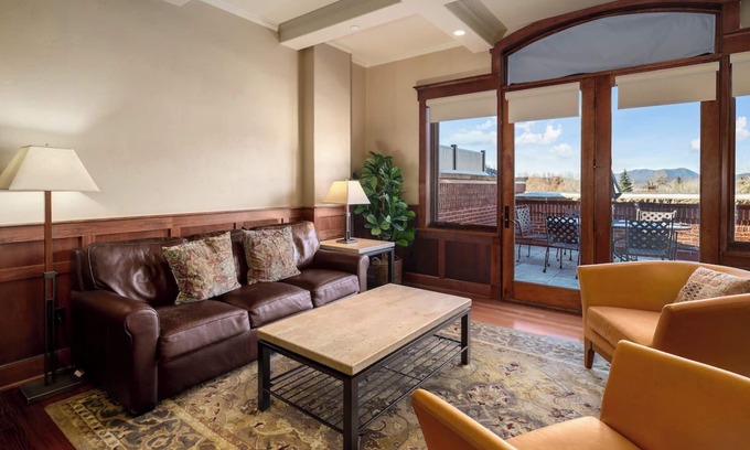 Downtown Steamboat Springs Condo | Steps to Restaurants/Shops! Beautifully Remodeled! Outdoor Firepit!