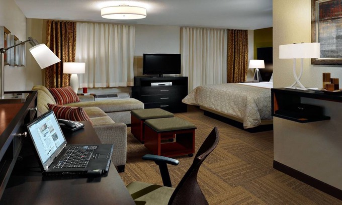 Littleton Apartment | Studio flat ∙ 1 bedroom ∙ 2 guests