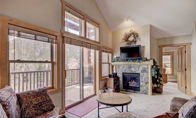 East Village at Copper Condo | Stunning Views, Next to Lift! 2 Outdoor Hot Tubs & Entertainment Area - CS210
