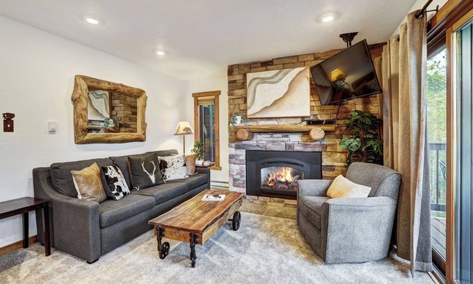 Warrior's Mark Condo | Stylish and convenient to town and the slopes! Lances West 11