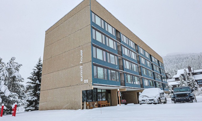 Copper Mountain Village Condo | Summit House Short Walk to Skiing, Covered Parking Balcony w/Panoramic Views