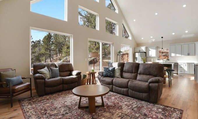 Rainbow Valley Apartment | The Bear`s Den- Family Friendly