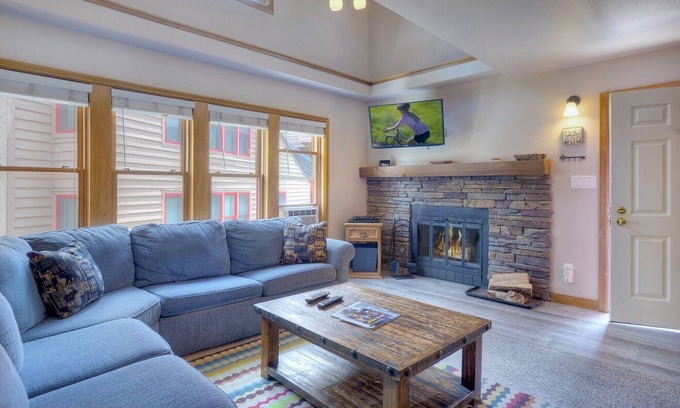 Durango Condo | The Blue Bear (#9) | Near FLC, Town, Trails & Golf - Pool & Hot Tub