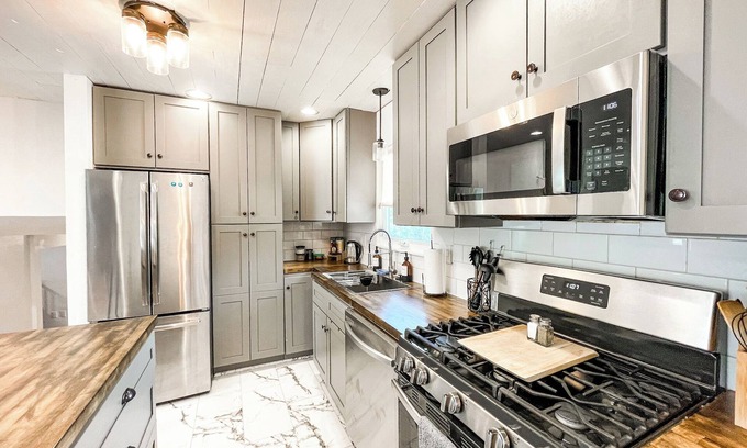 East Colorado Springs House | The Springs Sanctuary Central location Games!n