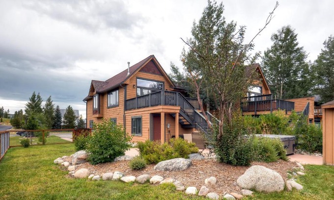Frisco House | Three-Bedroom Pitkin Townhome