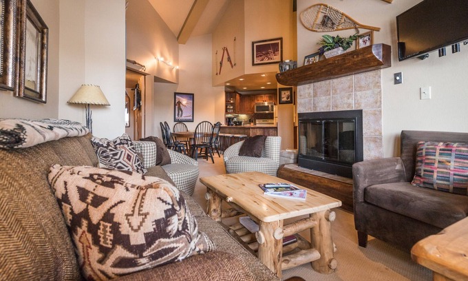 Steamboat Springs Condo | TR1301 | Layout with Loft and Den | Beautiful Décor | Winter Shuttle | Hot Tubs