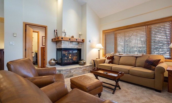 Steamboat Springs Condo | TR1303 | Great Layout | 10 Hot Tubs | Winter Shuttle | Close to Slopes | 4 Pools