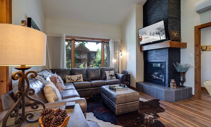 Steamboat Springs Condo | TR1304 | Perfect Mountain Getaway | Modern Décor | Winter Shuttle | Hot Tubs