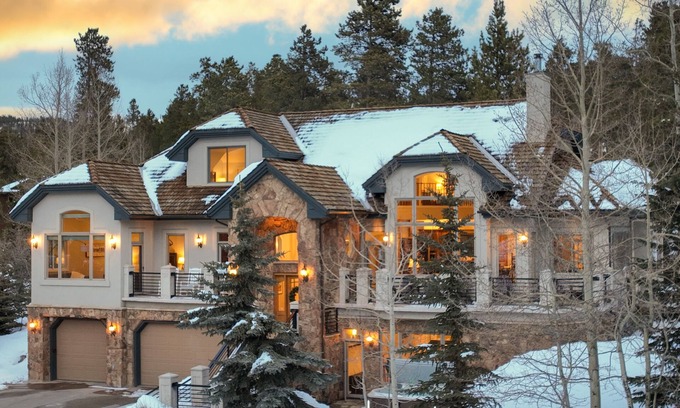 Historic District House | Trail walk to town, Panoramic views of Breck Resort, Hot tub, Elegant Finishes!