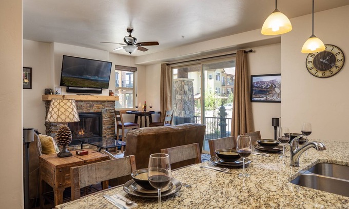 Winter Park Condo | Trailhead 212 Downtown walk to bars, restaurants