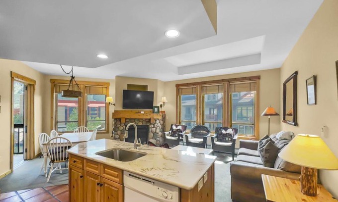 Copper Mountain Village Apartment | Tx414 Taylors Crossing Condo