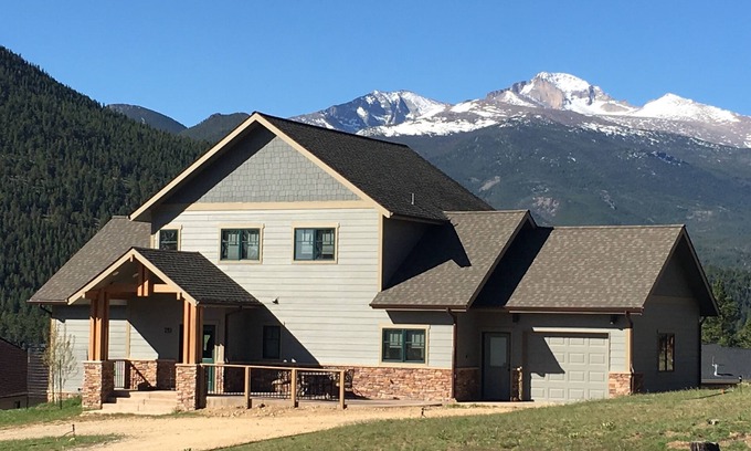 Estes Park House | Unbeatable view of Longs Peak close to Rocky Mountain National Park