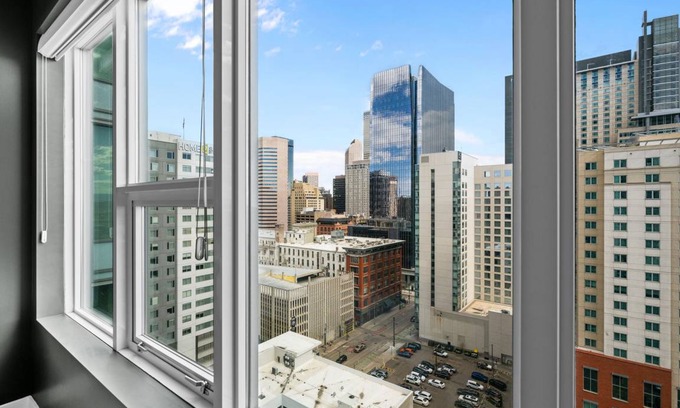 Downtown Denver Condo | 122 m² Condo ∙ 2 bedrooms ∙ 4 guests
