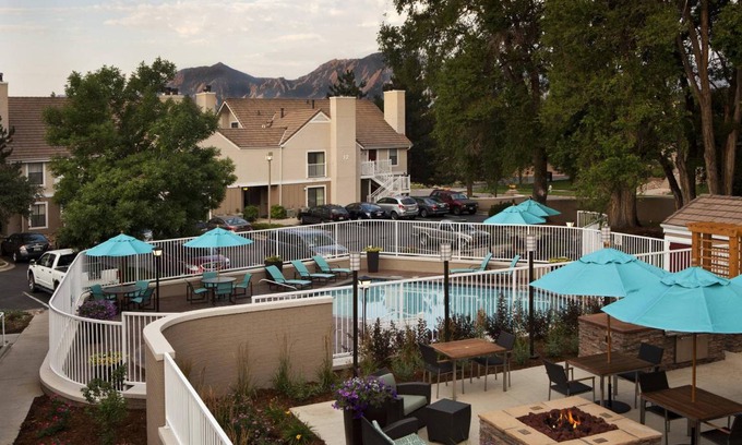 Glenwood Grove - North Iris Hotel | 79 m² Hotel ∙ 127 guests