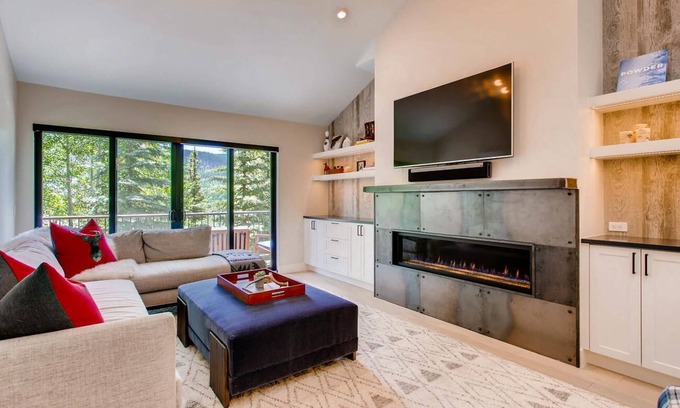 Vail House | Vail 4 BDR Mountain Modern Townhouse w/Luxury Design