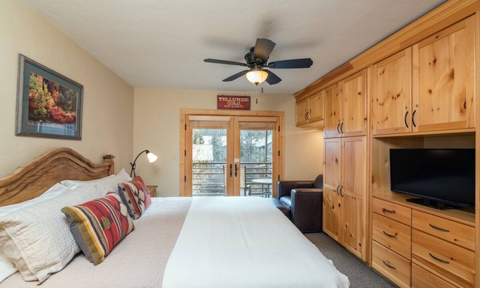 Telluride Condo | Walk to All! Riverside Balcony with Ski Mountain Views