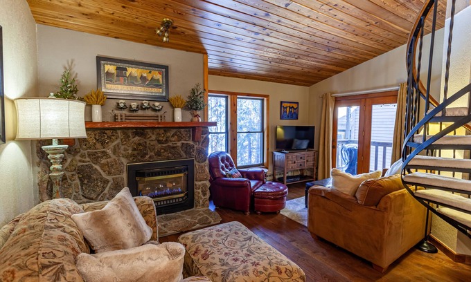 Winter Park Condo | Wonderful 3 Bed, 3 Bath Condo, River and Forest Views, Steps from Shuttle.
