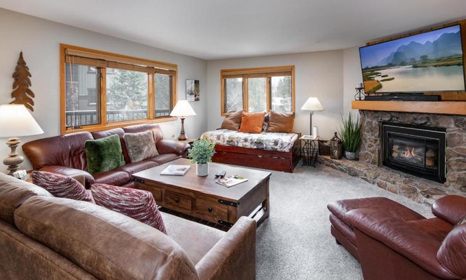 Warrior's Mark House | Woods Manor 202A Condo Great Location And Amenities