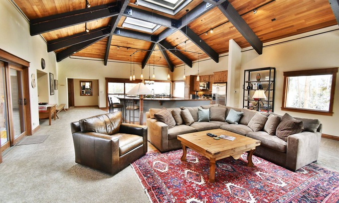 Frisco Condo | WOW Luxury Unit. Easy Drive to 6 Ski Areas. Garage, Elevator. Near Dining