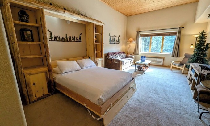 Mountain House Condo | Your Summer Peak Escape with pool and hot tub