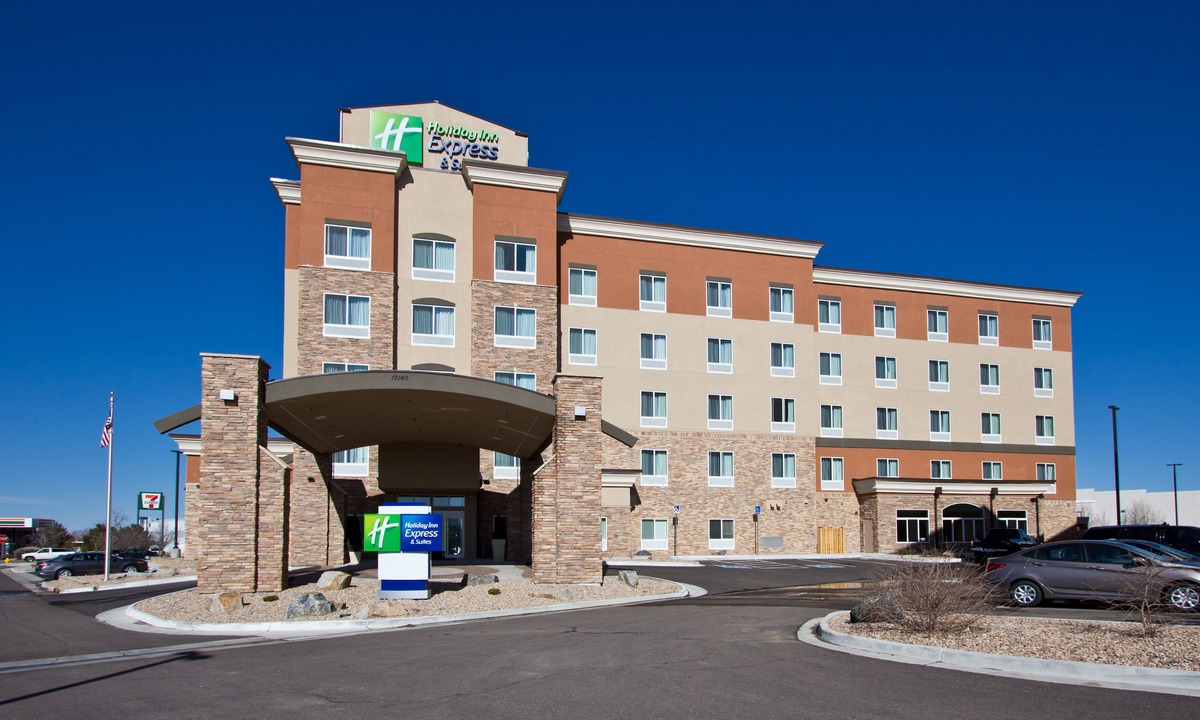 Montbello Hotel | Holiday Inn Express and Suites Denver East Peoria Street, an Ihg Hotel