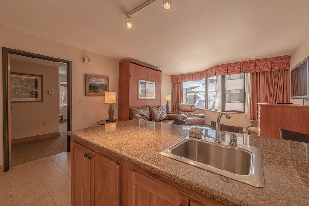 Crested Butte Condo | Grand Lodge 1-Bedroom Condo with Mountain Views - No Cleaning Fee! by RedAwning