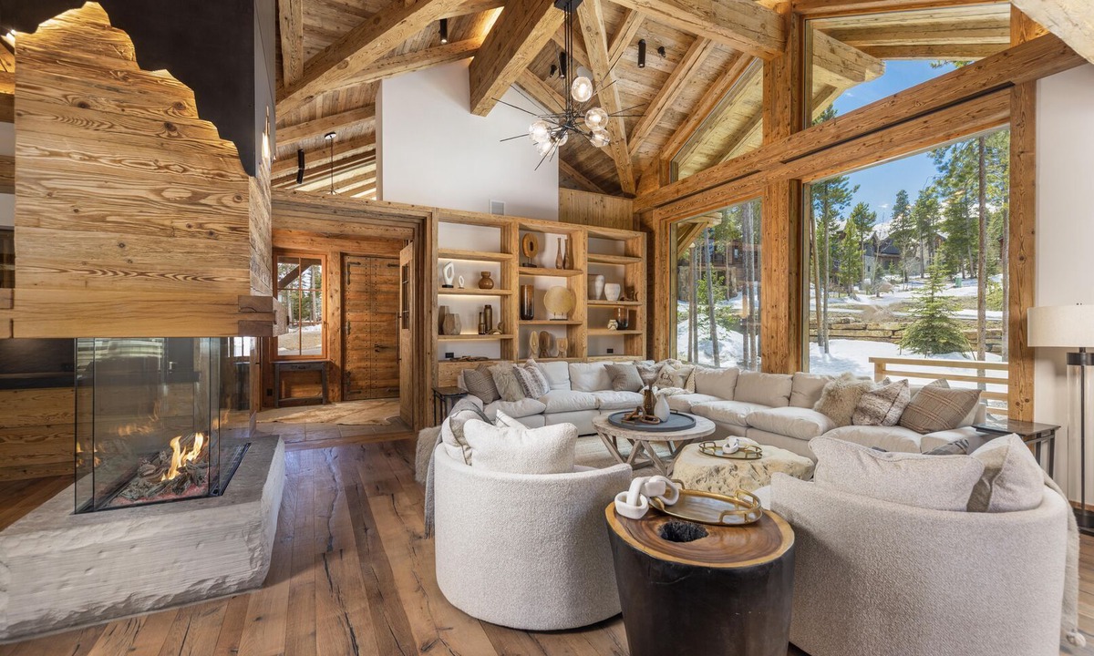 Boulder Ridge House | The most breathtaking ski-in ski-out villa with private hot tub, and game room