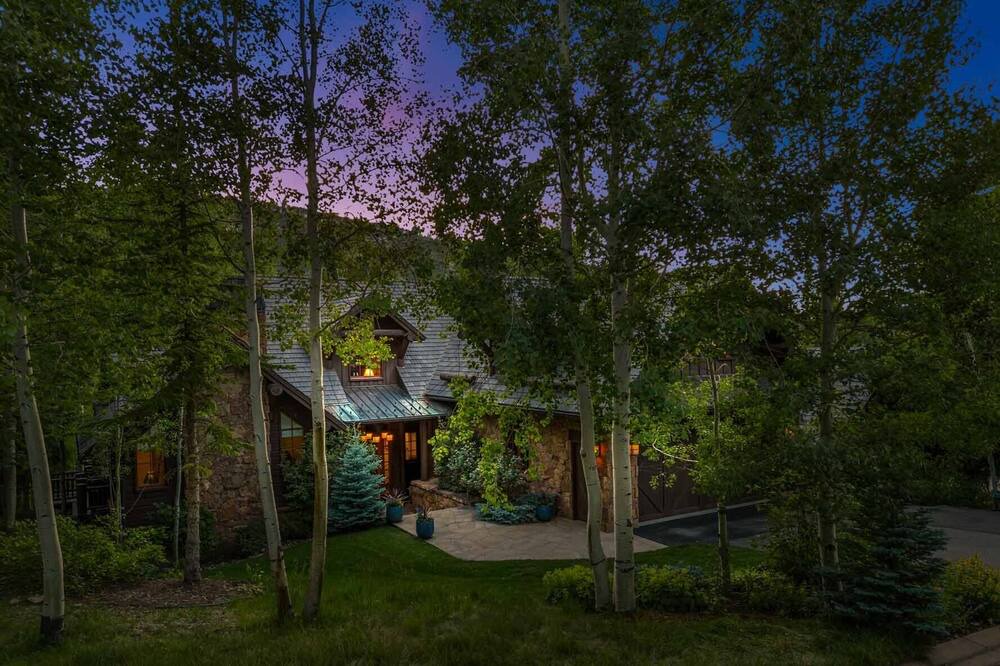 Edwards House | Trailside Chalet in Arrowhead