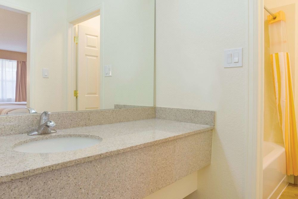 Photo of Bathroom in University Park